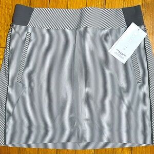 Athleta White and Grey striped skort NWT